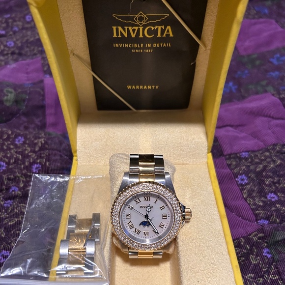 Invicta Women’s Seabase main image 7